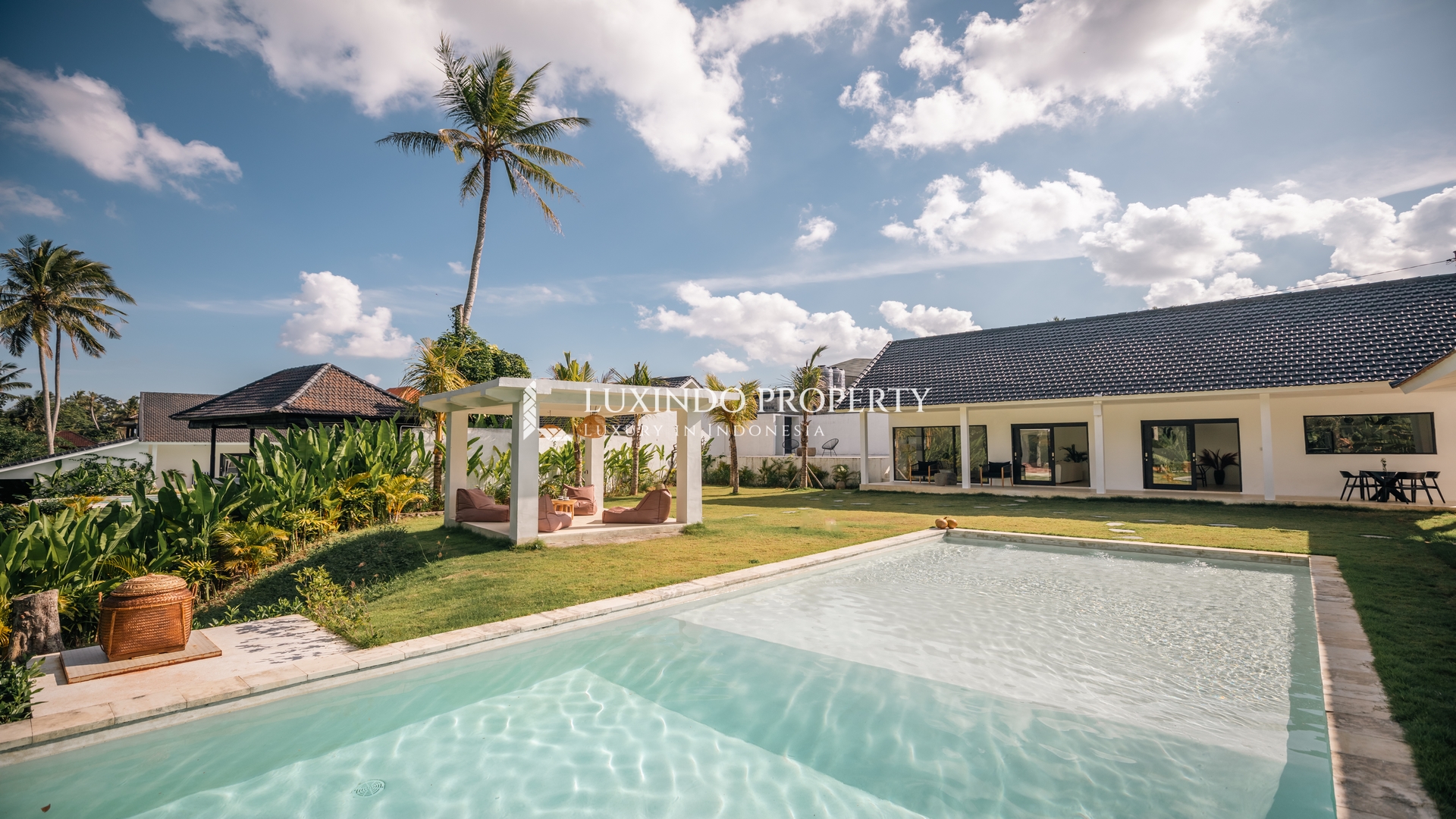 SAYAN - 3 VILLA ESTATE FOR LEASEHOLD (LHV953)